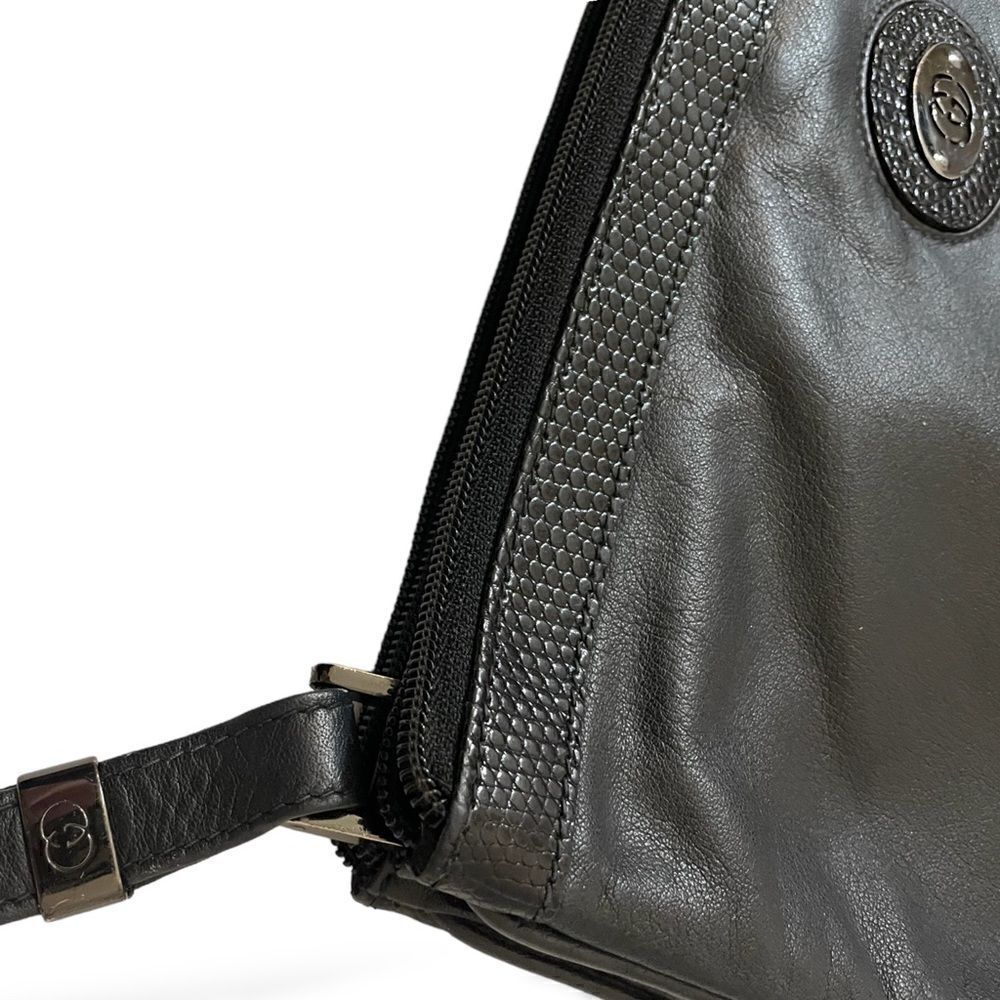 GUCCI Black Leather & Python Trim Vintage Clutch - Picture 7 of 15